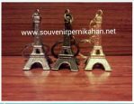 Souvenir Gantungan Kunci Menara Eiffel Yang Cantik