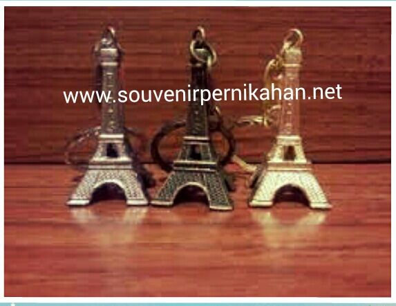 souvenir gantungan kunci menara eifel cantik