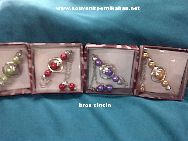 Bros Cincin – Asesoris sekaligus Souvenir Pernikahan yang cantik