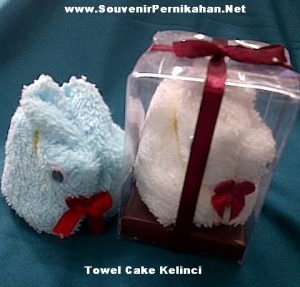 Towel Cake Kelinci – Souvenir Handuk Lucu untuk Resepsi pernikahan anda