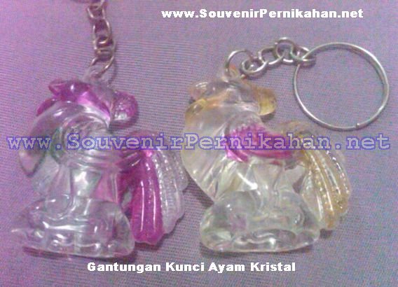 gantungan kunci ayam kristal